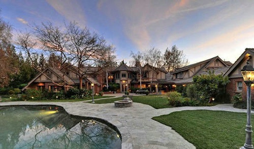 別墅裝修設(shè)計(jì)星布蘭妮上億豪宅